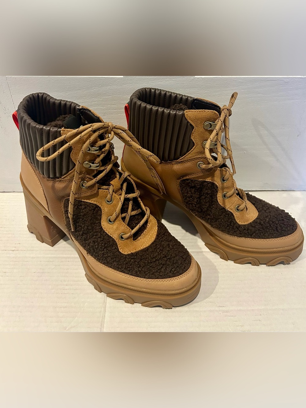 NWOT Sorel Women's Brown Mixed-Material Lace-Up Heeled Boots